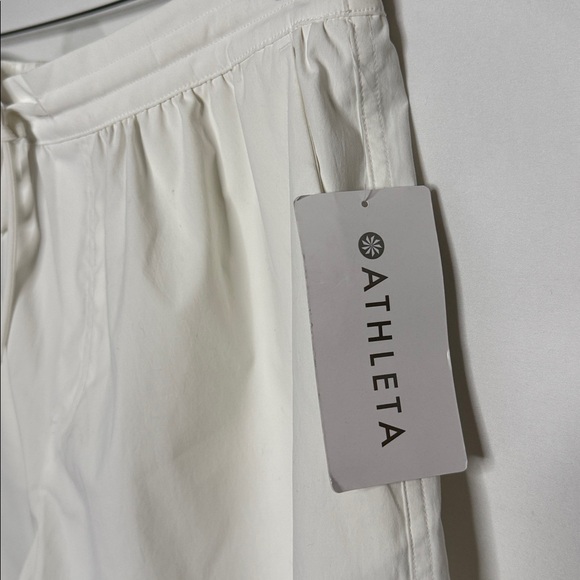 NWT Athleta drift poplin Bermuda pull on elastic waist UV 40% shorts sz M - Picture 2 of 7